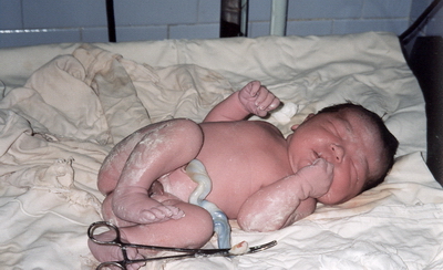 Впервые в мире младенец заговорил сразу после рождения