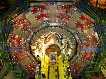 Первый пучок протонов прошел кольцо ускорителя БАК