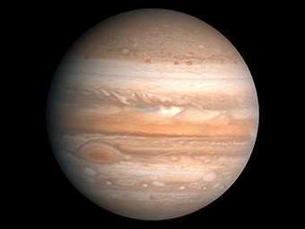 В Юпитер врезалось неизвестное небесное тело