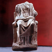 Мраморная статуя Геры, обнаруженная в древнем храме около города Дион, что у горы Олимп 