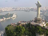 Гигантская статуя Христа в бразильском Рио-де-Жанейро