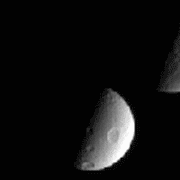 Затмение Дионы Тетисом, наблюдавшееся с аппарата Cassini в сентябре 2005 года 
