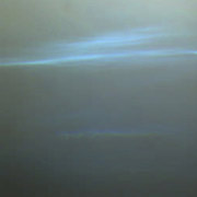Именно те высотные облака, что открыты теперь европейским спутником, увы, пока проявили себя лишь в виде потоков цифр со спектрометра. Потому на фото - красивые облака, снятые с поверхности Марса американским ровером Pathfinder в 1997 году (фото NASA).